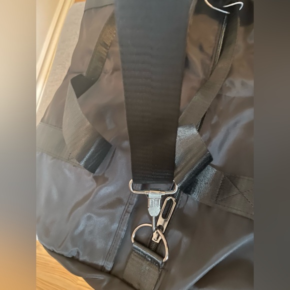 Black Halara Gym Bag Brand New - Picture 4 of 12